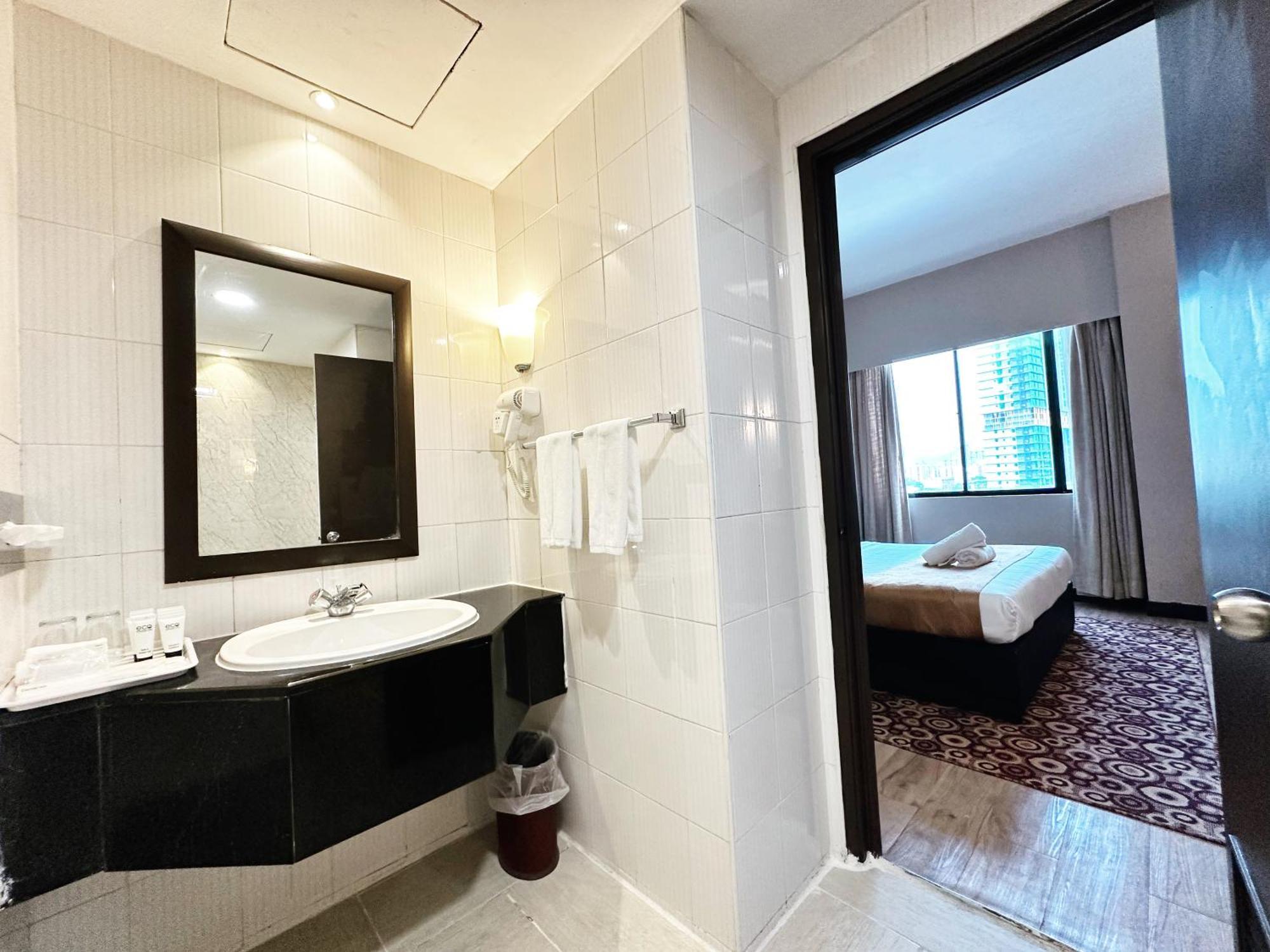 Regalpark Hotel Куала-Лумпур Екстер'єр фото