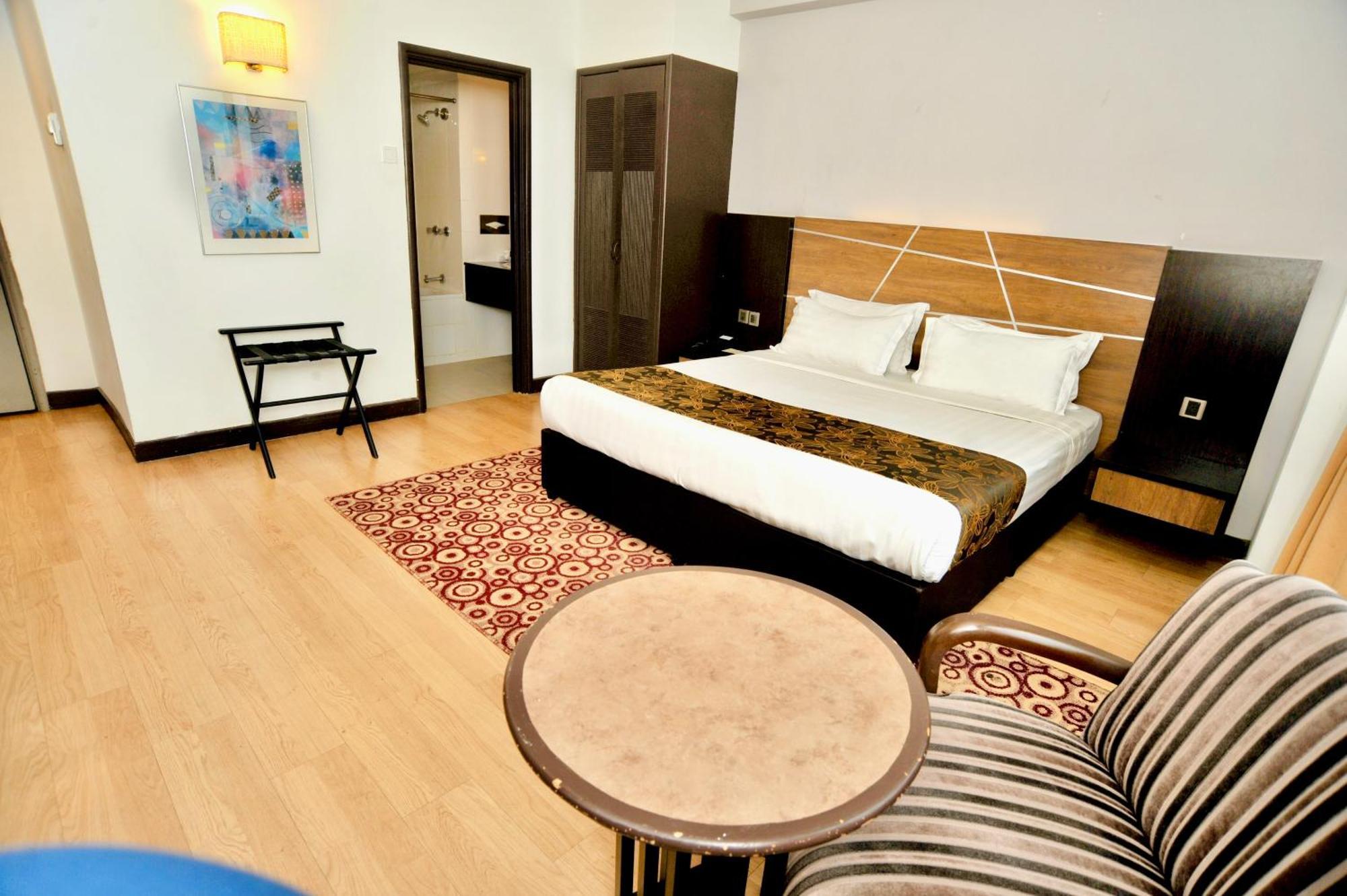 Regalpark Hotel Куала-Лумпур Екстер'єр фото