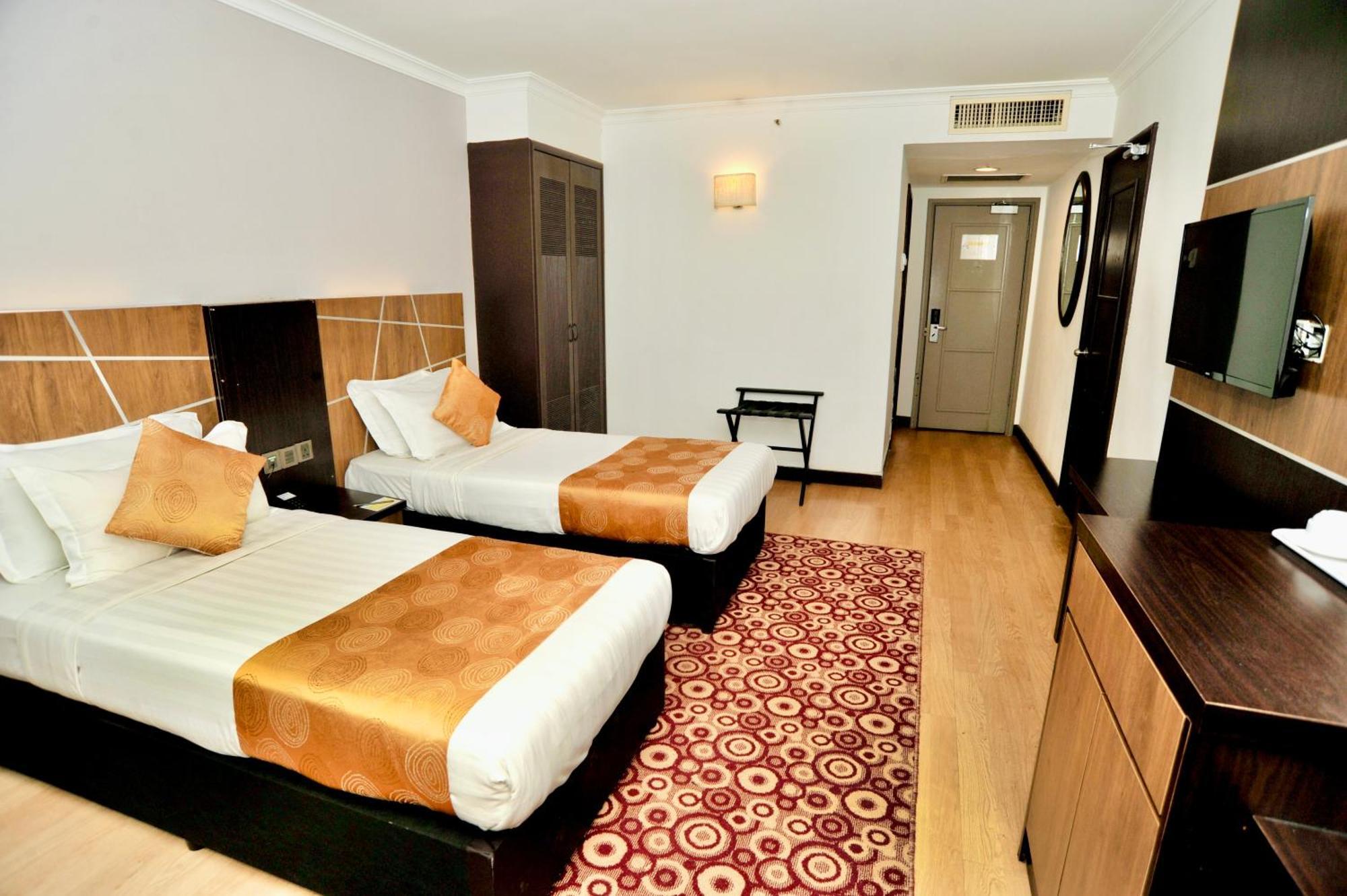 Regalpark Hotel Куала-Лумпур Екстер'єр фото