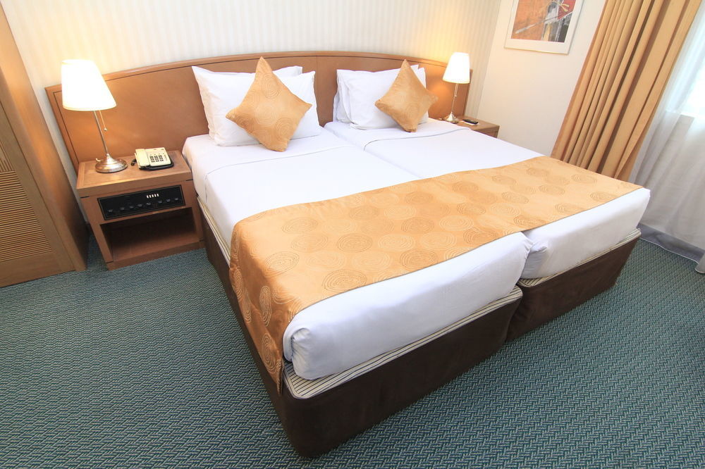 Regalpark Hotel Куала-Лумпур Екстер'єр фото