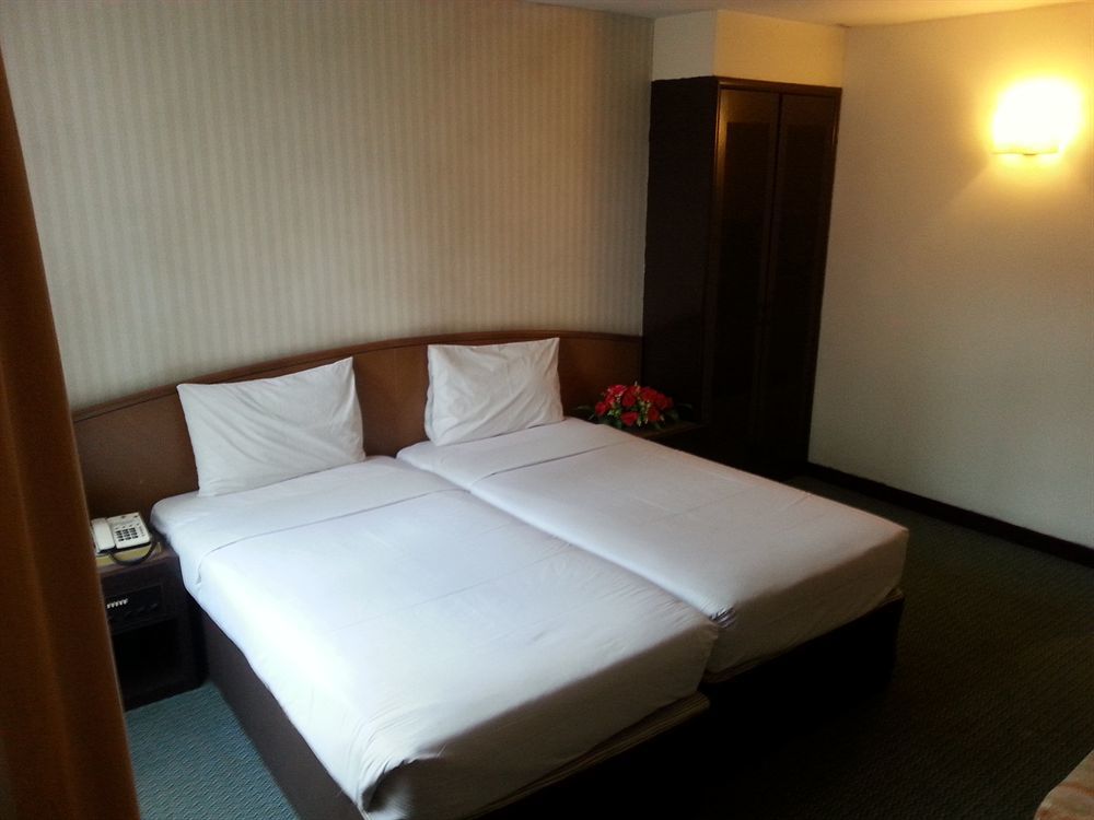 Regalpark Hotel Куала-Лумпур Екстер'єр фото